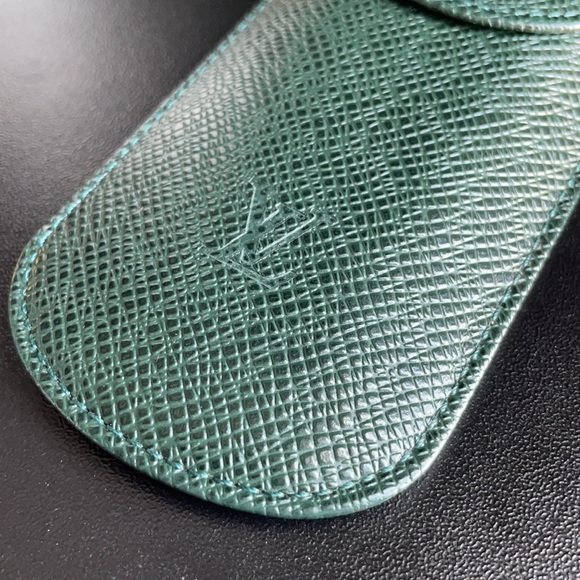 Louis Vuitton Dark Green Epi Leather Glasses Case - Picture 2 of 8